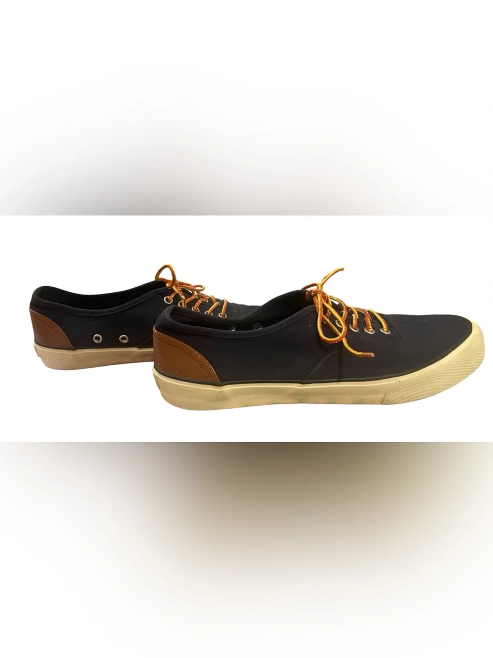 American Eagle Outfitters classic low